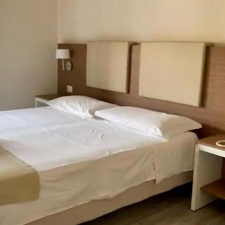 קרוטונה Hotel Villaggio Casarossa מראה חיצוני תמונה