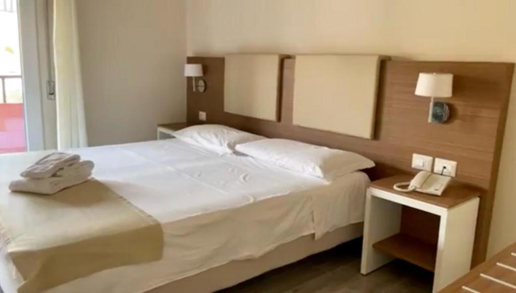 קרוטונה Hotel Villaggio Casarossa מראה חיצוני תמונה