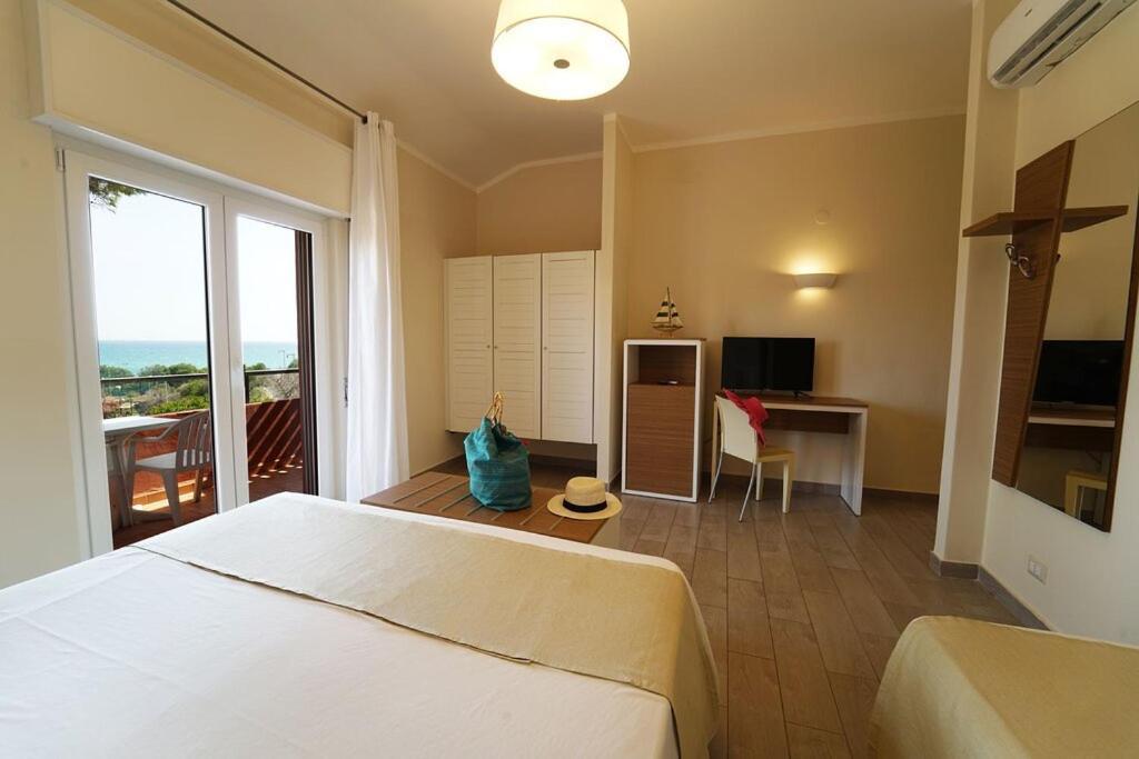 קרוטונה Hotel Villaggio Casarossa מראה חיצוני תמונה